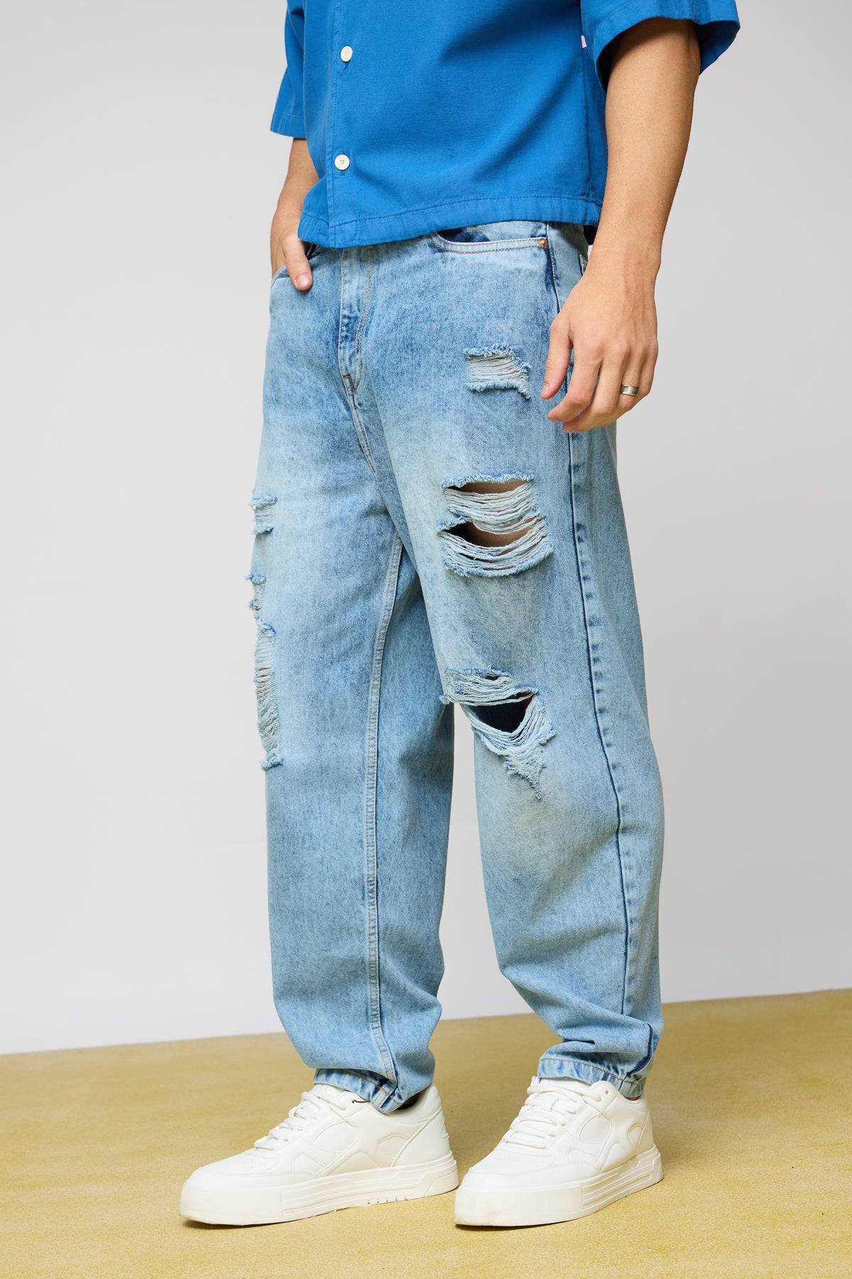 Men's Distressed Boyfriend-Fit Jeans