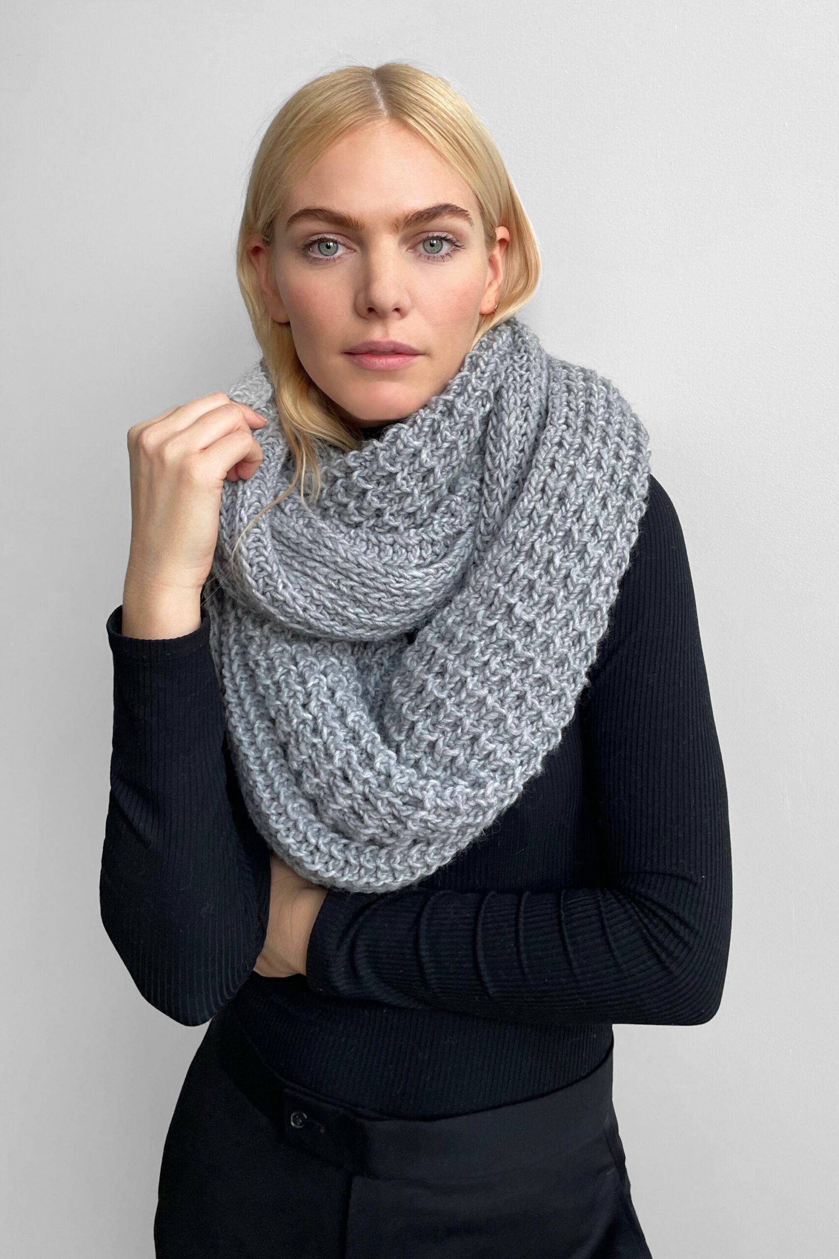 Women's Chunky Knit Infinity Scarf